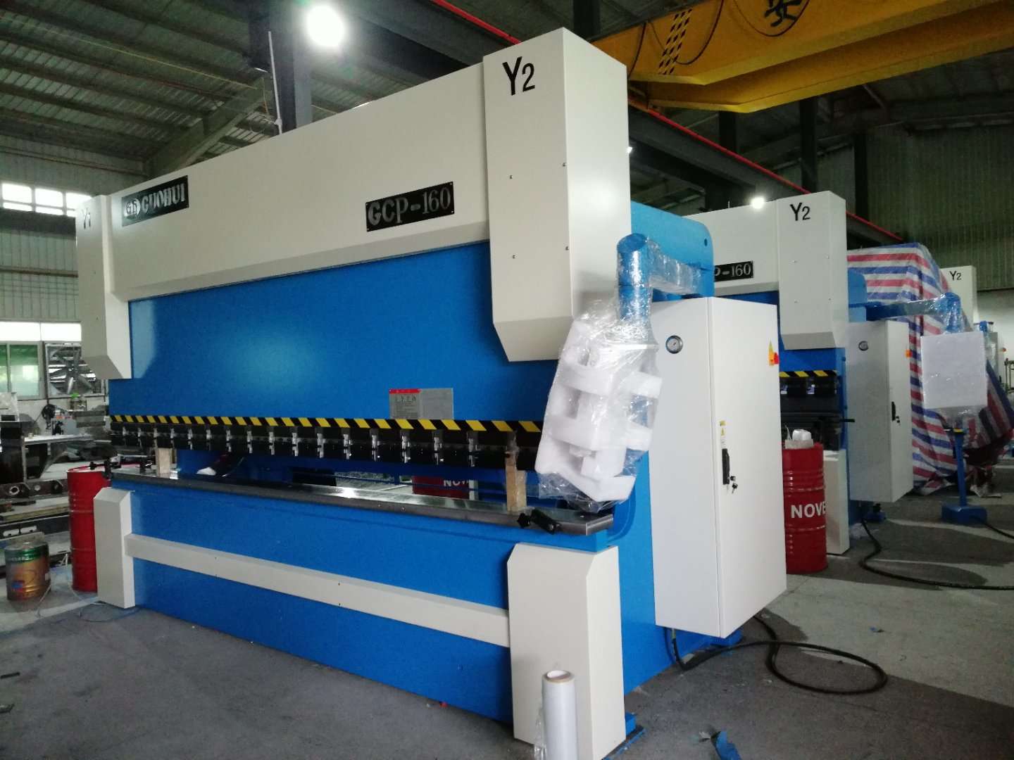 兩臺折彎機打包完畢，即將送往佛山客戶