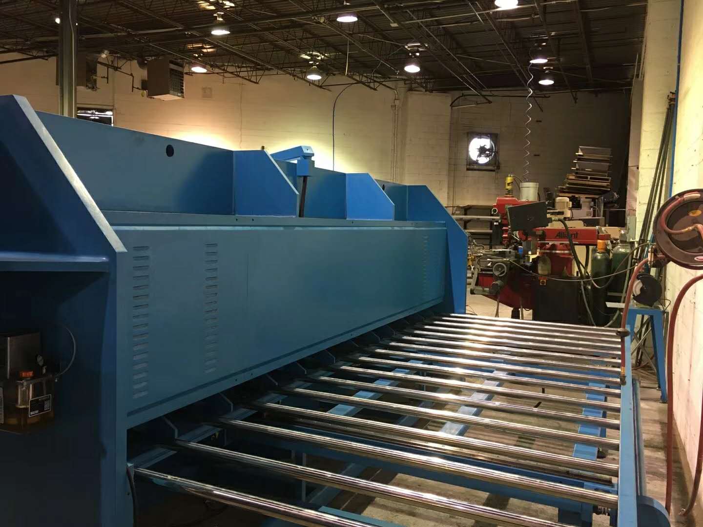 美國客戶表示很滿意國輝刨槽機